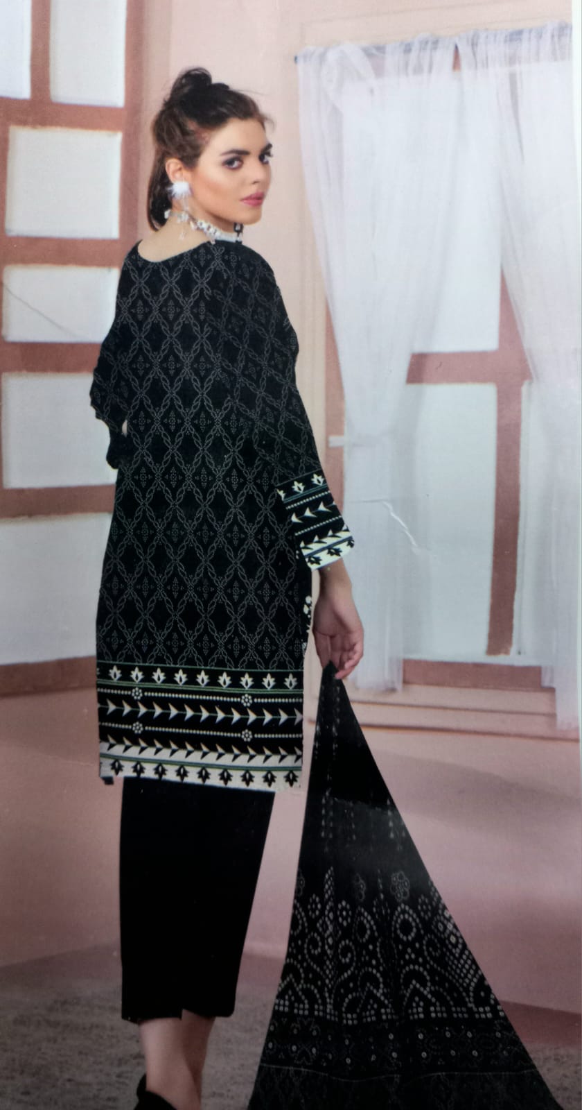 PRINTED LAWN UNSTITCHED 3 PCS - Image 2