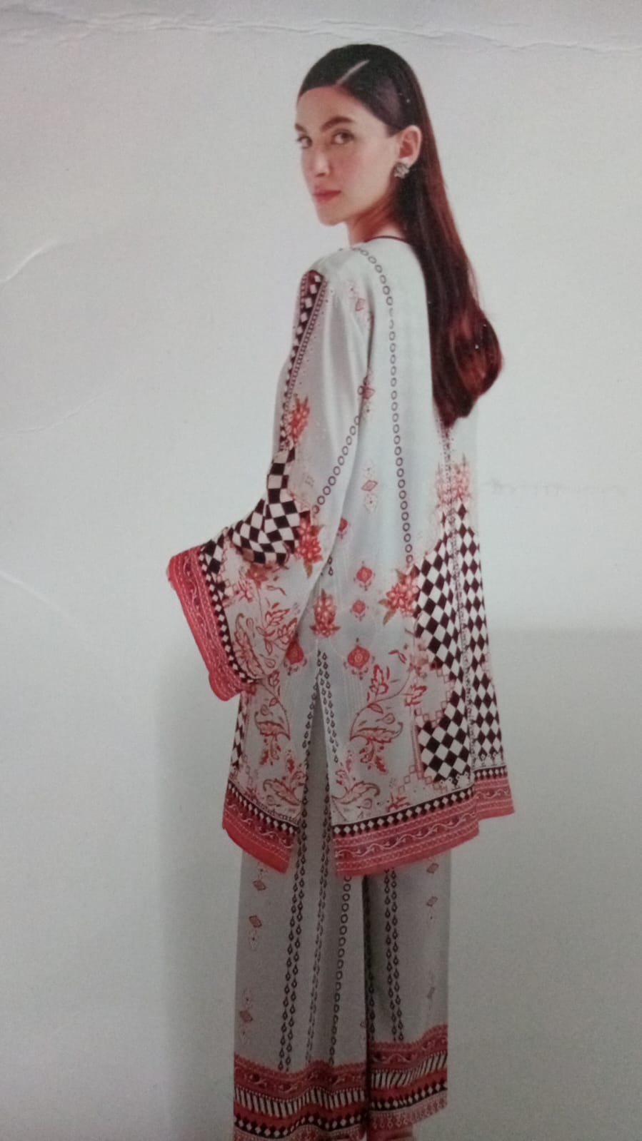 DIGITAL PRINTED LAWN UNSTITCHED 3 PCS - Image 2